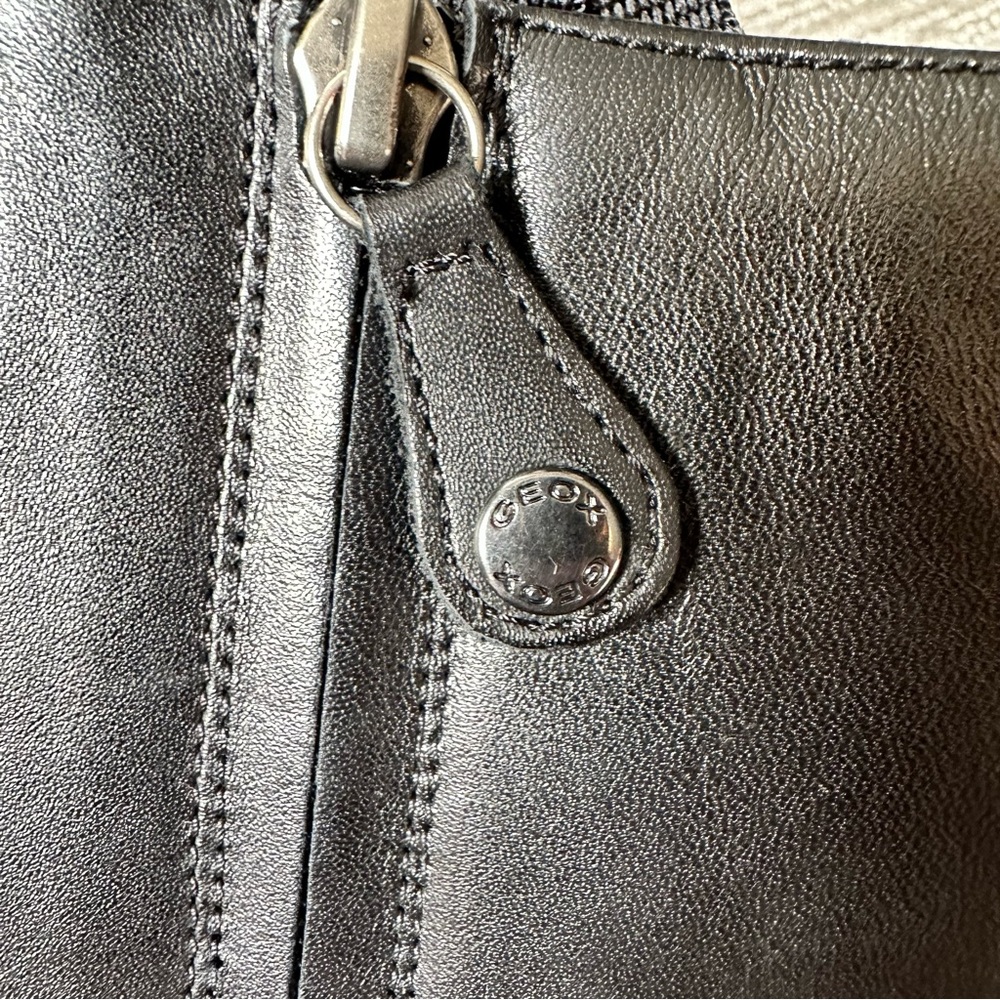Sz 7 GEOX Isotte Black Leather Platform Boots, Like New - Picture 5 of 8